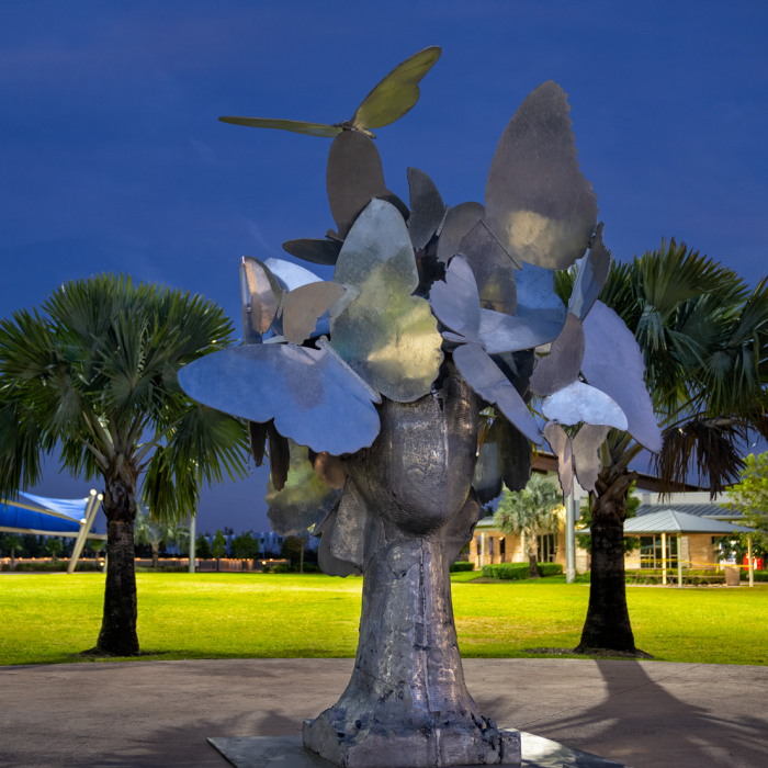 MANOLO_VALDES Cabeza_de_Mariposas - Doral_Glad